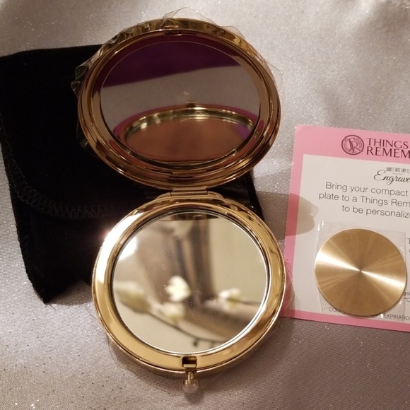 Compact mirror - Picture 2 of 3